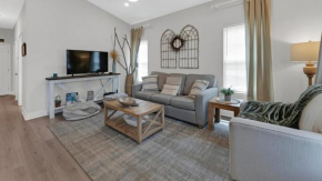 KK's Beach House - Newly remodeled, close to Seaside, easy walk to beach